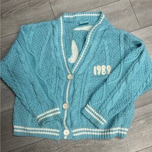 taylor swift merch 1989 cardigan!!